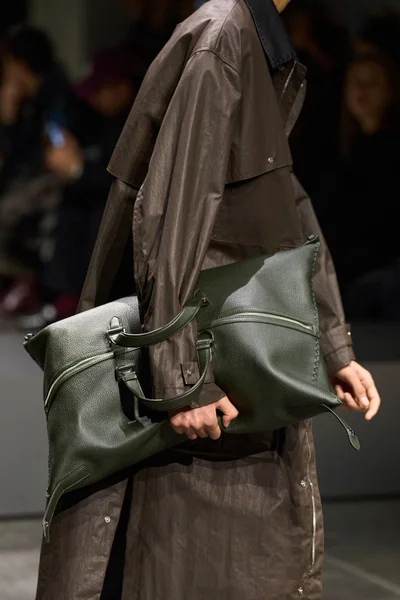 Look 11